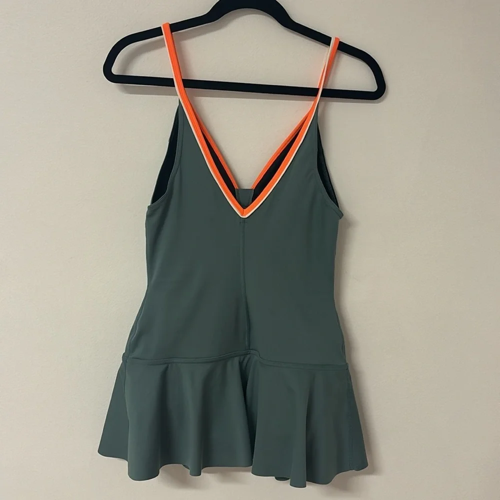 NWOT FREE PEOPLE FPMOVEMENT SKORTSIE GREEN - Picture 4 of 9